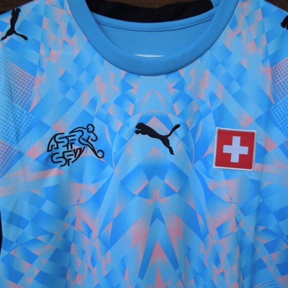 Switzerland National Team soccer jersey, away edition, large, Puma, 25/26 - Picture 2 of 7